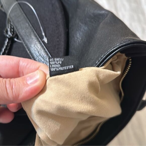 HOH Black 6181 Pleather Tote Bag and Black Fedora Hat Gift Set - Picture 9 of 16